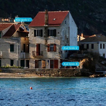 Kod Senke Apartamento Komiža Exterior foto