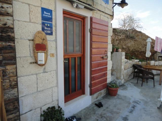 Kod Senke Apartamento Komiža Exterior foto