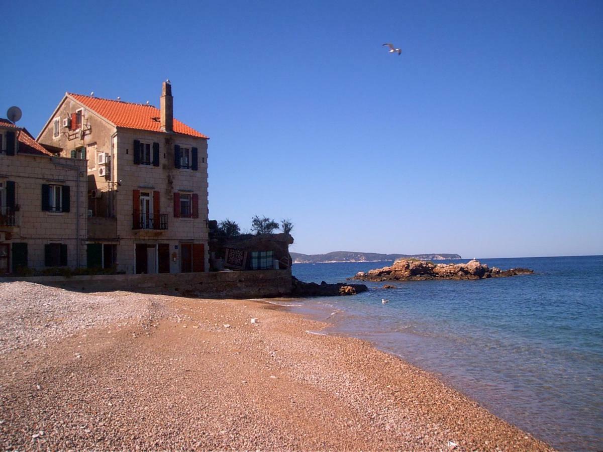 Kod Senke Apartamento Komiža Exterior foto
